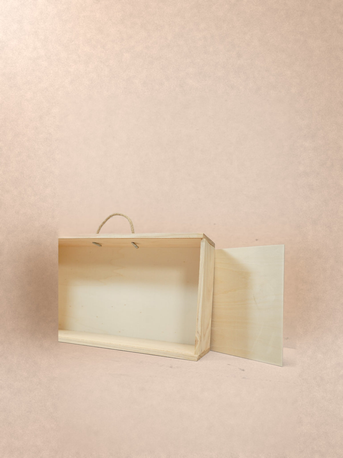 Caja grapada con tapa corredera – Fundació Ilersis