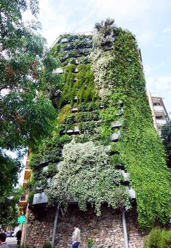 Jardín Tarradellas, un jardín vertical impresionante