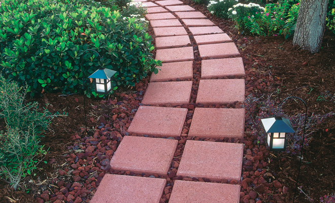 decorar la terraza con minerales roca volcánica