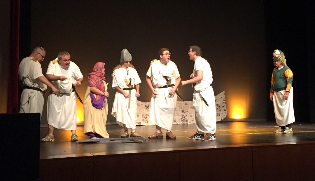 Els actors i actrius del Centre Ocupacional de la Fundació ILERSIS deliten al públic amb la representació d”Ulisses’
