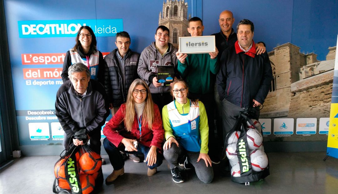 Decathlon Lleida dona material esportiu a ILERSIS Fundació