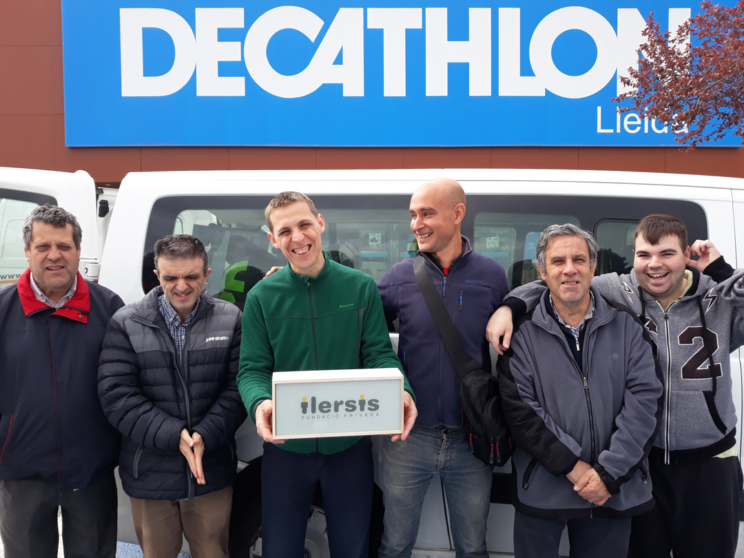 Decathlon Lleida dona material esportiu a ILERSIS Fundació