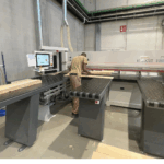 Nueva máquina de corte seccionadora para el área de carpintería