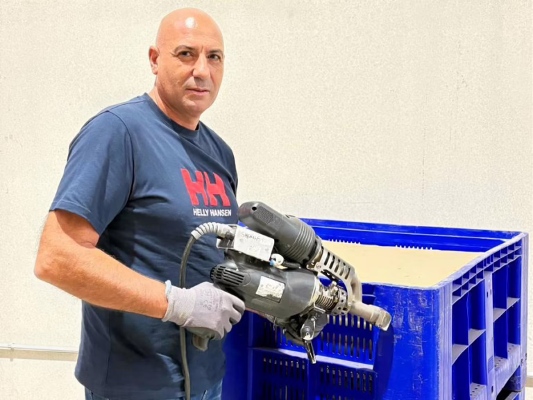Carlos Burgués: “Reparar el plàstic pot suposar fins a un 70% d’estalvi respecte a la fabricació d’una peça nova”