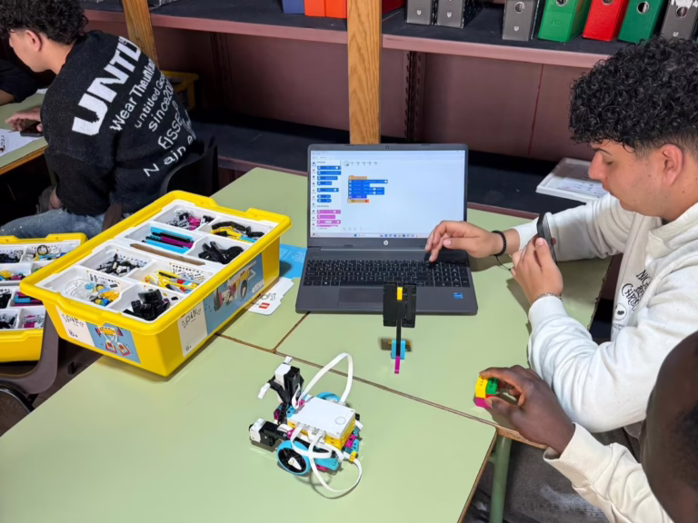 Activa Ilersis utilitza la robòtica com a eina d’aprenentatge